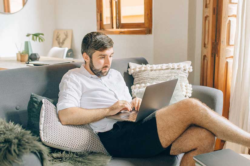 Te contamos qué dice la dirección del trabajo sobre marcar asistencia si trabajas en modelo de teletrabajo o trabajo en remoto